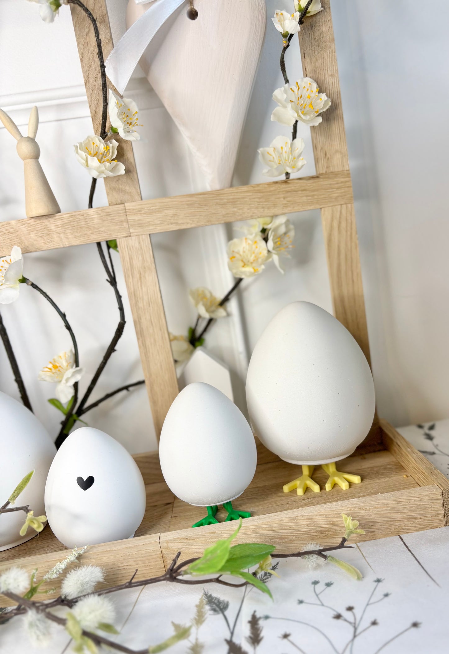 Silikonform Osterei Frido mit Füßen in 2 Größen - geriffelt oder glatt