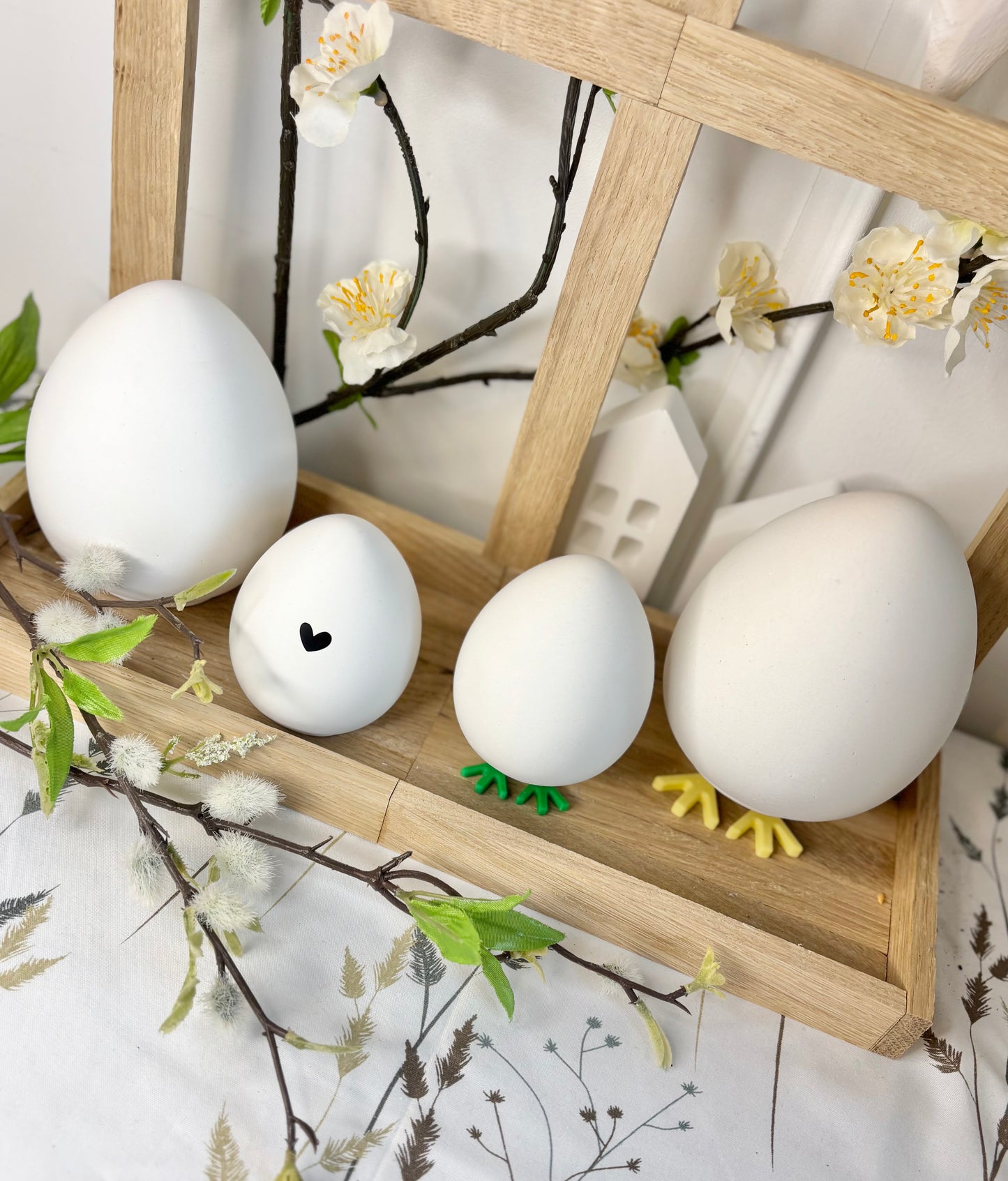 Silikonform Osterei Frido mit Füßen in 2 Größen - geriffelt oder glatt