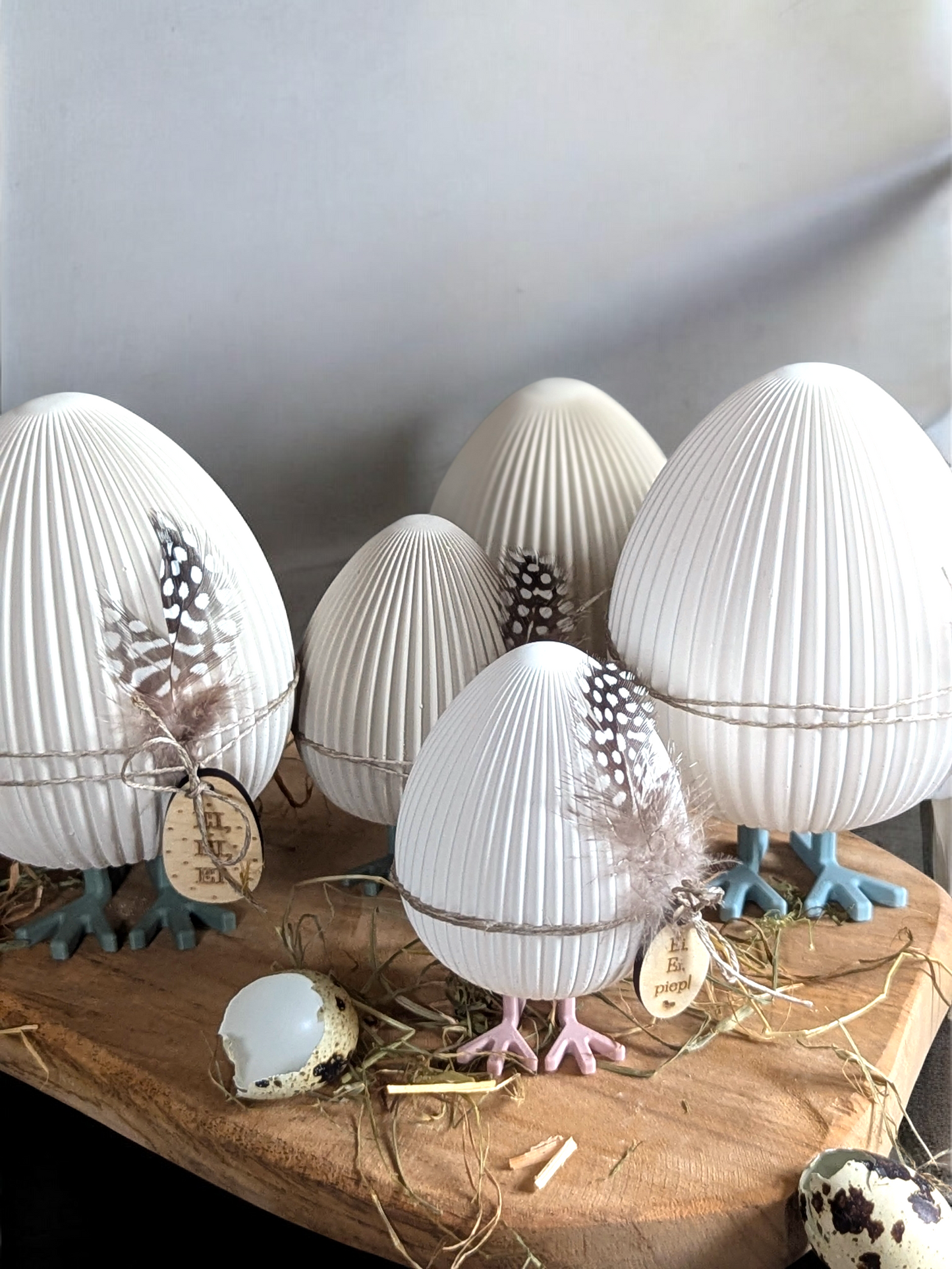 Silikonform Osterei Frido mit Füßen in 2 Größen - geriffelt oder glatt