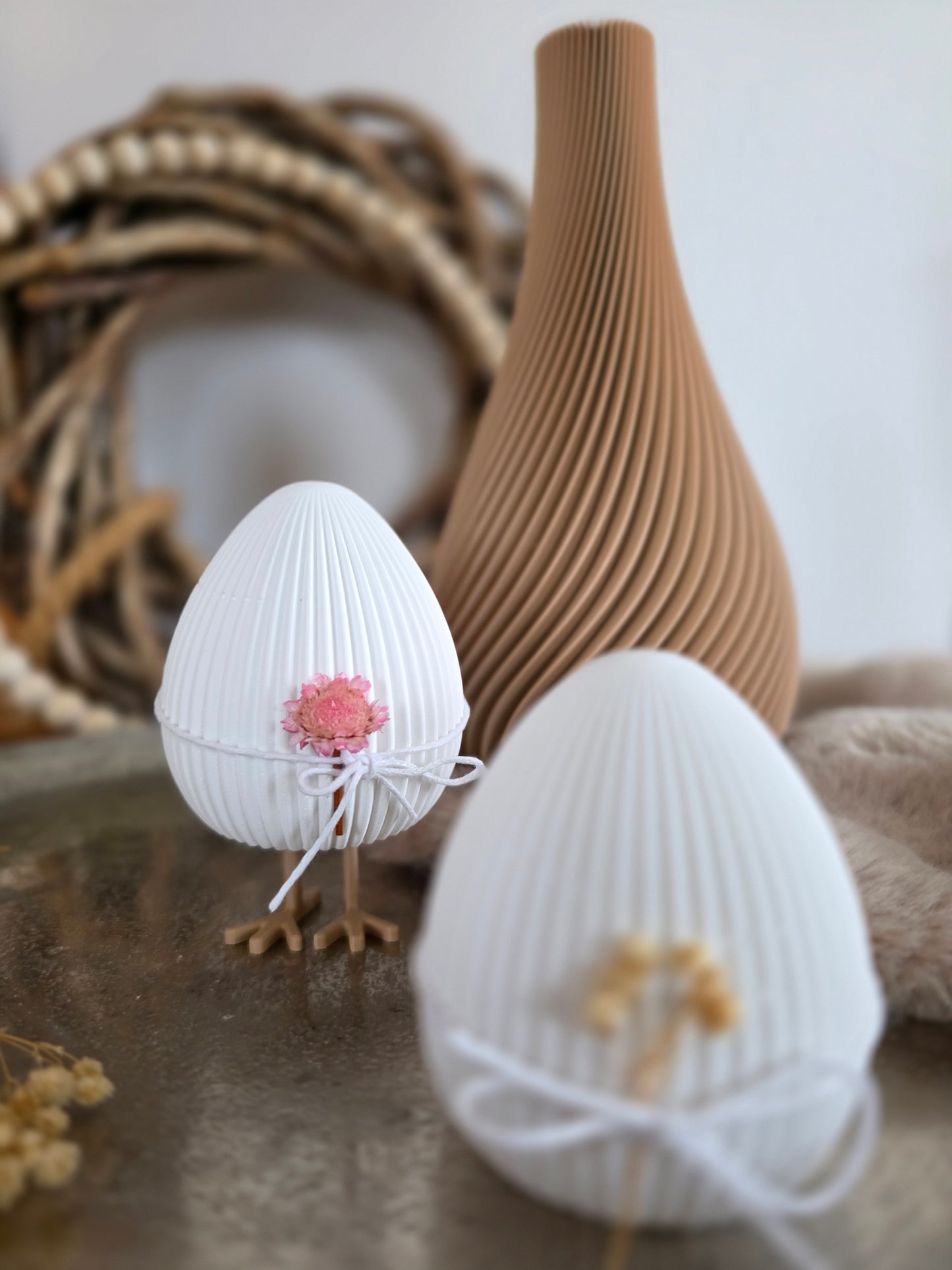 Silikonform Osterei Frido mit Füßen in 2 Größen - geriffelt oder glatt