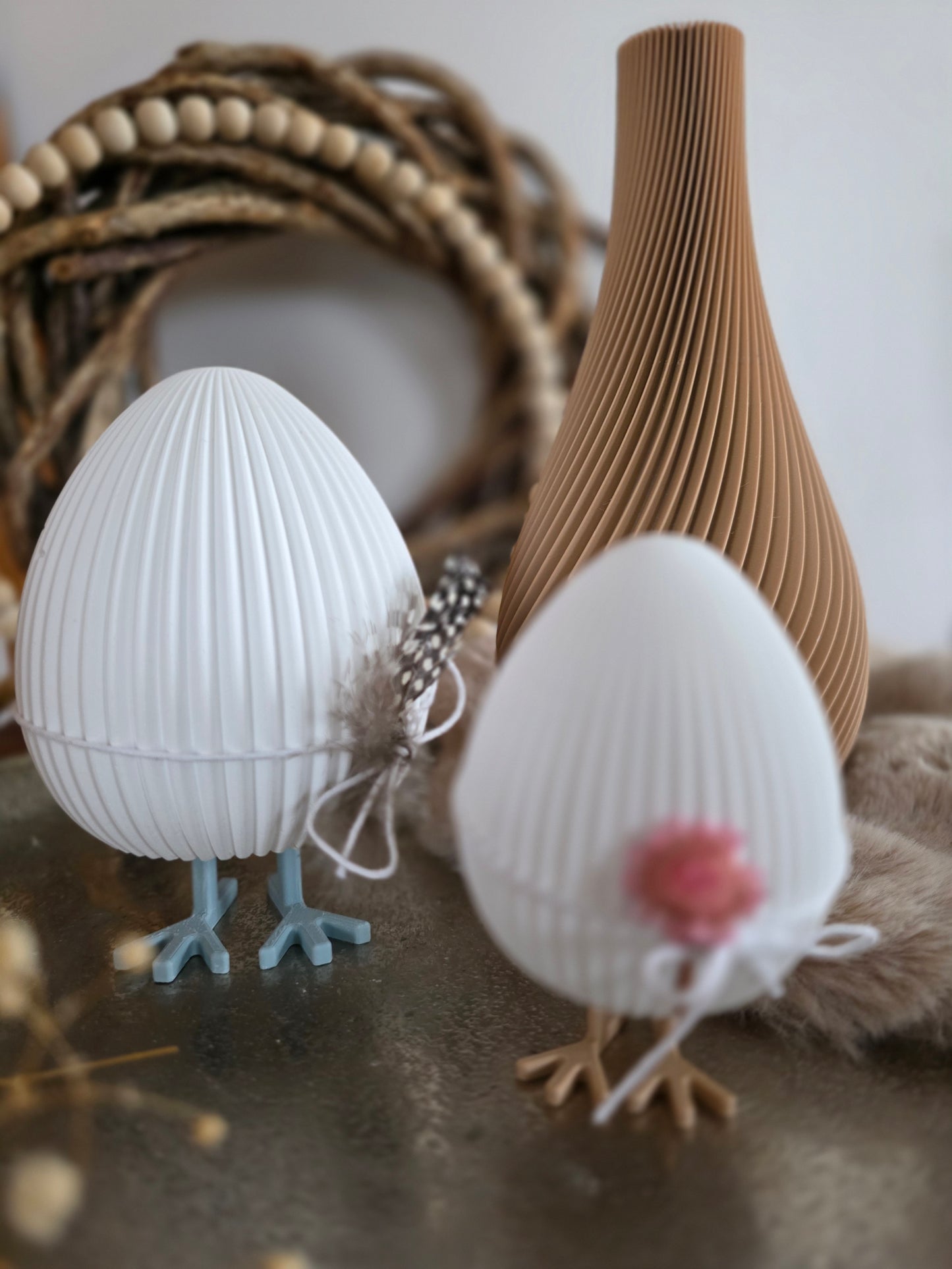 Silikonform Osterei Frido mit Füßen in 2 Größen - geriffelt oder glatt