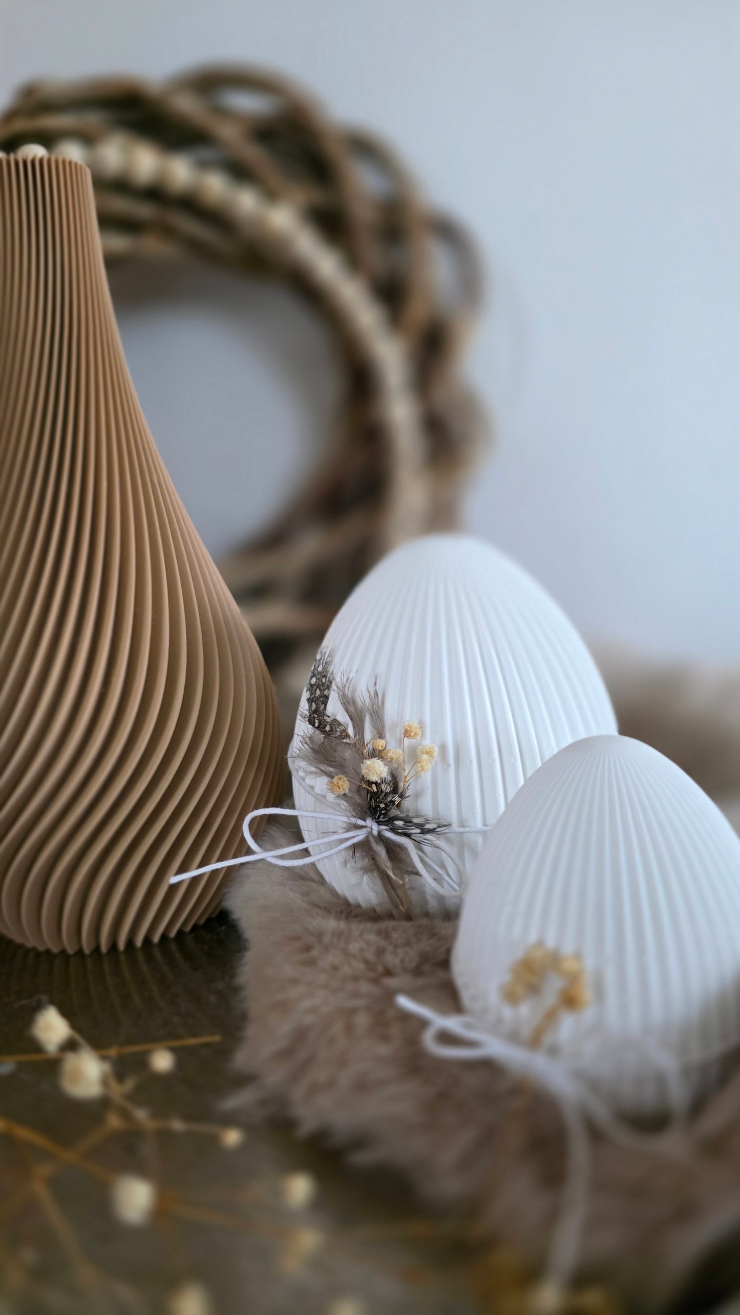 Silikonform Osterei Frido mit Füßen in 2 Größen - geriffelt oder glatt