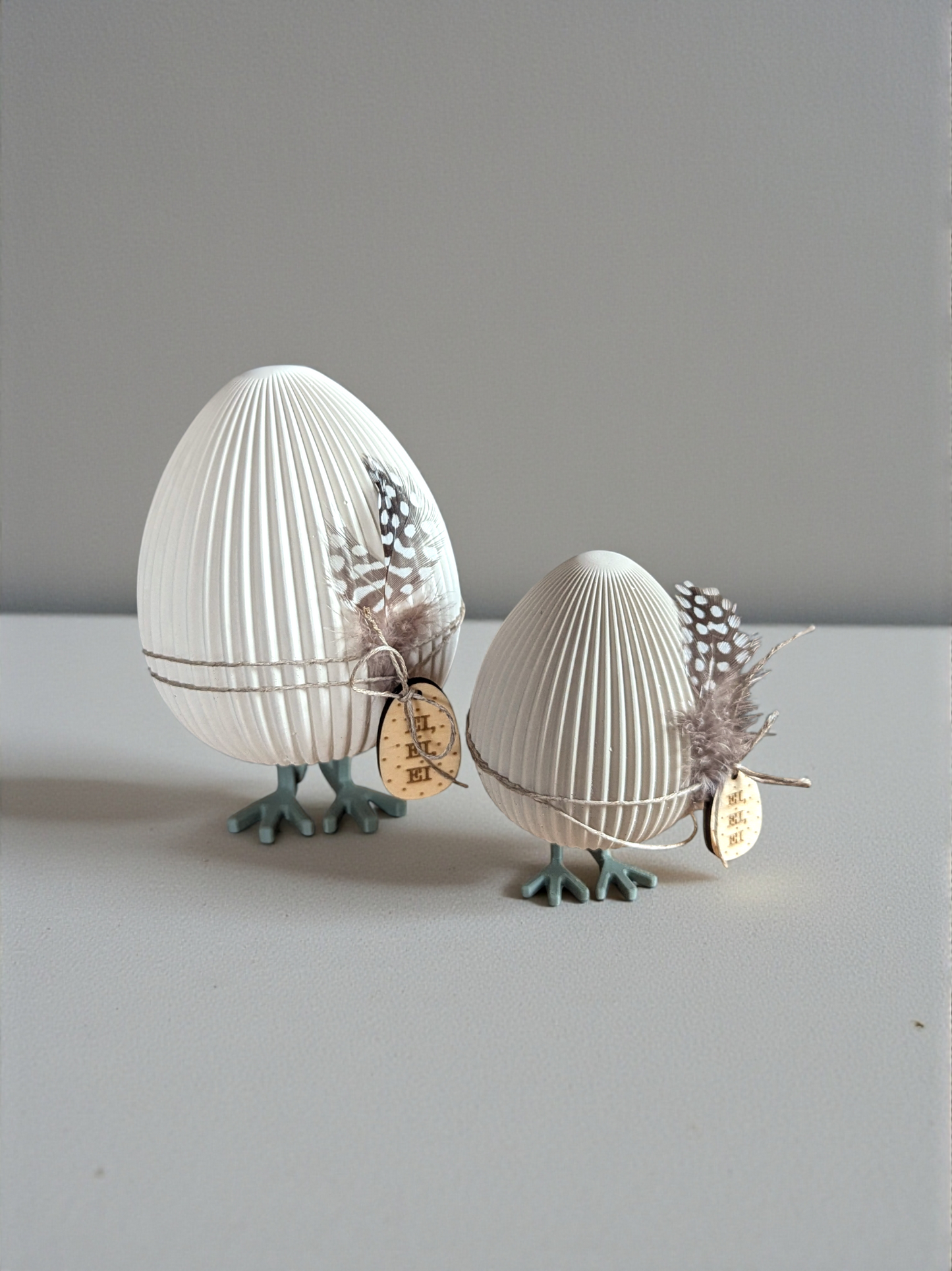 Silikonform Osterei Frido mit Füßen in 2 Größen - geriffelt oder glatt